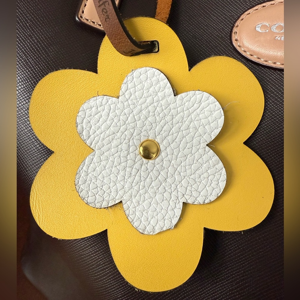 Yellow Daisy Flower Leather Bag Tag Charm - Picture 5 of 7